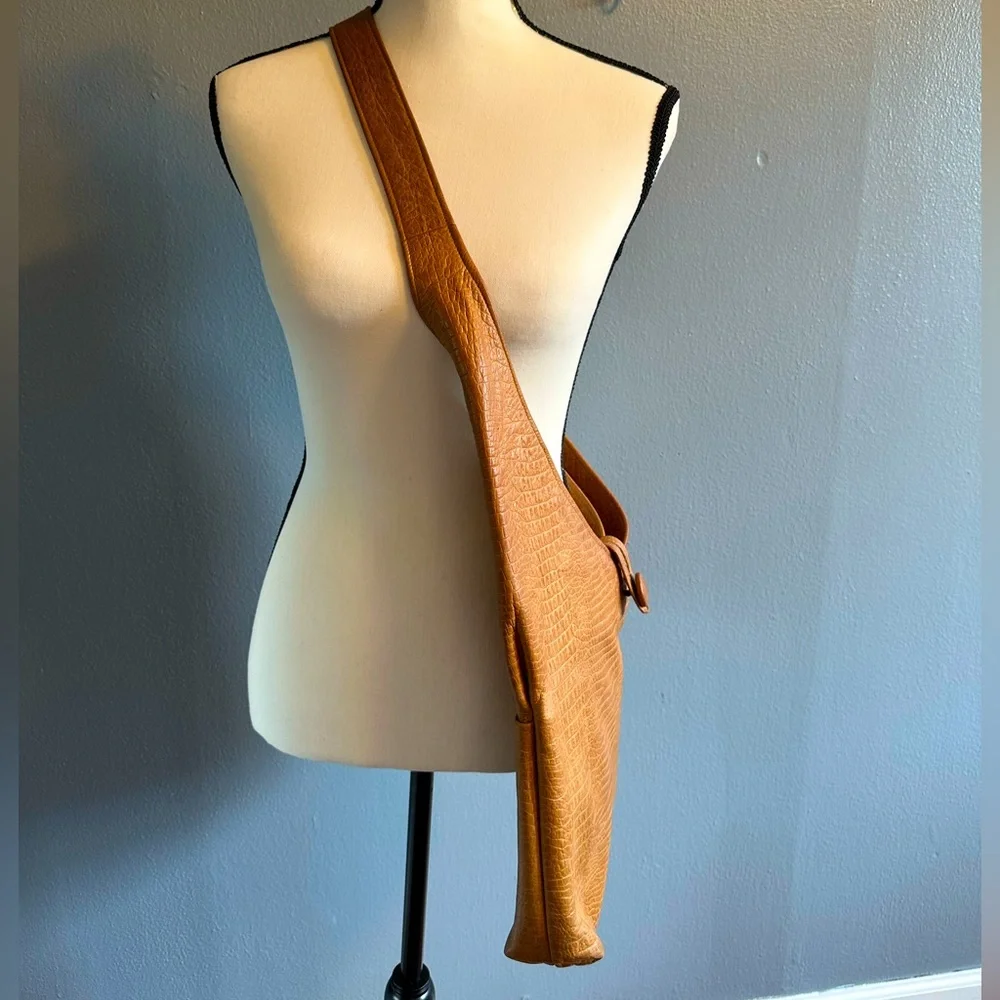 THOMAS LEATHER CAMEL COLOR CROSSBODY BAG. - Picture 3 of 10